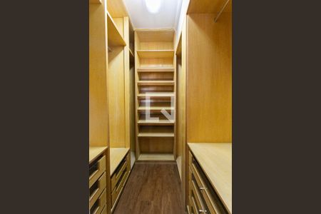 Apartamento à venda com 355m², 3 quartos e 4 vagasCloset da Suíte 1