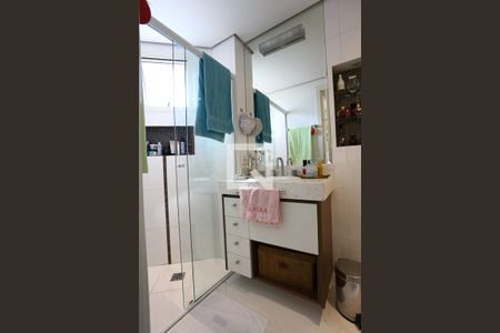 Apartamento à venda com 197m², 3 quartos e 3 vagasBanheiro da Suíte 2