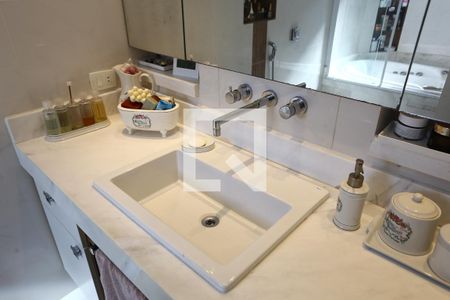 Apartamento à venda com 197m², 3 quartos e 3 vagasBanheiro da Suíte 3