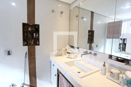 Apartamento à venda com 197m², 3 quartos e 3 vagasBanheiro da Suíte 3