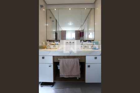 Apartamento à venda com 197m², 3 quartos e 3 vagasBanheiro da Suíte 3