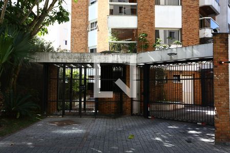 Apartamento à venda com 197m², 3 quartos e 3 vagasFachada e portaria