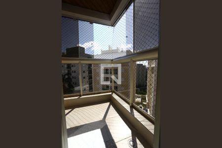 Apartamento à venda com 197m², 3 quartos e 3 vagassuíte 1 sacada