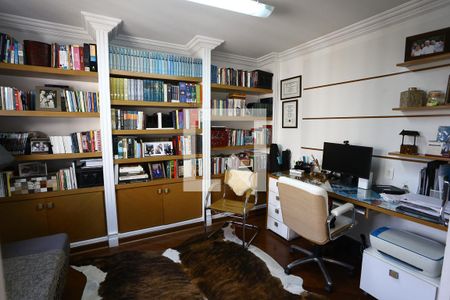 Apartamento à venda com 197m², 3 quartos e 3 vagasEscritório