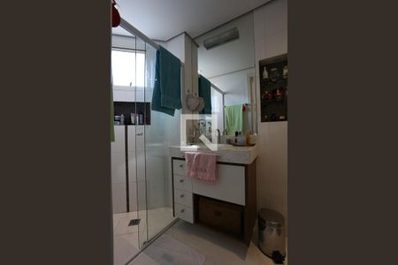 Apartamento à venda com 197m², 3 quartos e 3 vagasBanheiro da Suíte 2