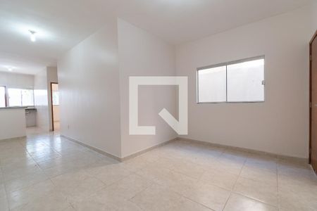 Sala de casa para alugar com 3 quartos, 70m² em Setor Faicalville, Goiânia
