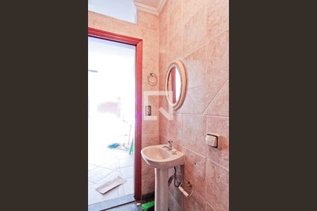 Casa para alugar com 174m², 3 quartos e 4 vagas Casa para alugar com 174m², 3 quartos e 4 vagasBanheiro de Serviço