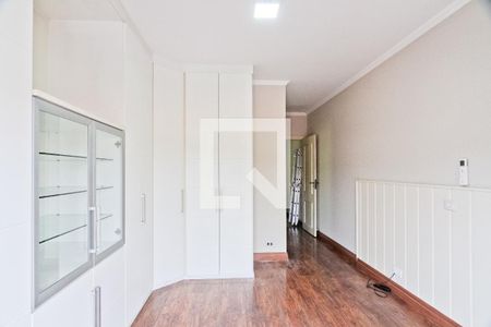 Casa para alugar com 174m², 3 quartos e 4 vagas Casa para alugar com 174m², 3 quartos e 4 vagasSuíte