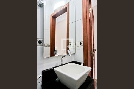 Lavabo de casa para alugar com 3 quartos, 174m² em Parque Sao Domingos, São Paulo