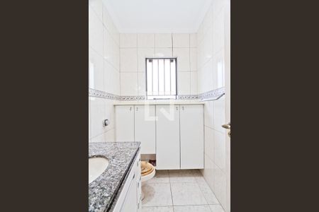 Casa para alugar com 174m², 3 quartos e 4 vagas Casa para alugar com 174m², 3 quartos e 4 vagasBanheiro da Suíte