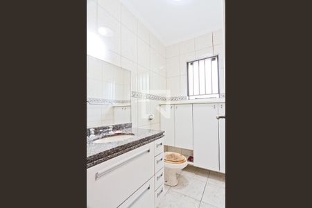 Casa para alugar com 174m², 3 quartos e 4 vagas Casa para alugar com 174m², 3 quartos e 4 vagasBanheiro da Suíte