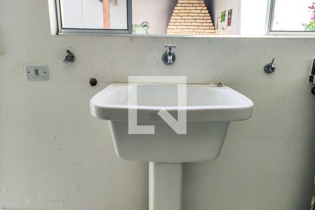 Casa à venda com 110m², 3 quartos e 2 vagasÁrea de Serviço