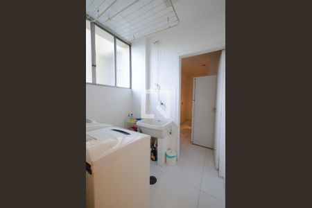 Apartamento à venda com 98m², 2 quartos e 1 vagaÁrea de Serviço