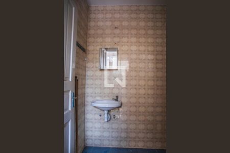 Casa à venda com 310m², 4 quartos e 7 vagasBanheiro de Serviço