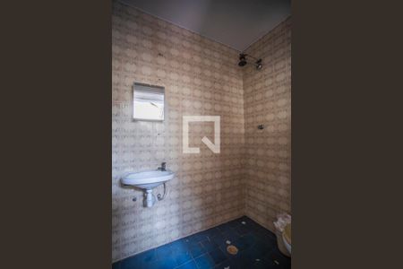 Casa à venda com 310m², 4 quartos e 7 vagasBanheiro de Serviço