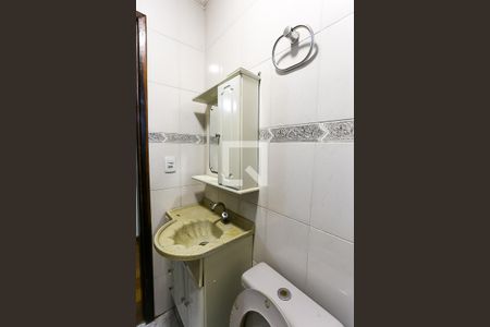 Lavabo de casa para alugar com 4 quartos, 230m² em Vila Morse, São Paulo