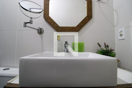 Casa à venda com 112m², 3 quartos e 3 vagas Casa à venda com 112m², 3 quartos e 3 vagasBanheiro Social