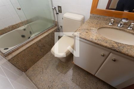 Banheiro da suíte de apartamento para alugar com 3 quartos, 72m² em Centro, Diadema