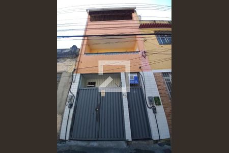 Casa à venda com 150m², 3 quartos e sem vaga Casa à venda com 150m², 3 quartos e sem vagaFachada