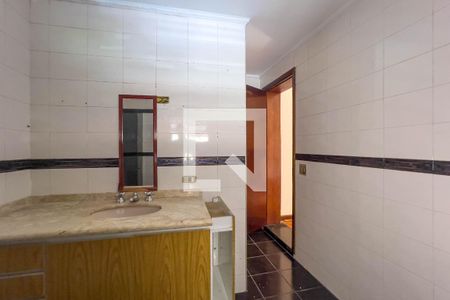 Banheiro do quarto 1 de casa para alugar com 3 quartos, 330m² em Jardim da Glória, São Paulo