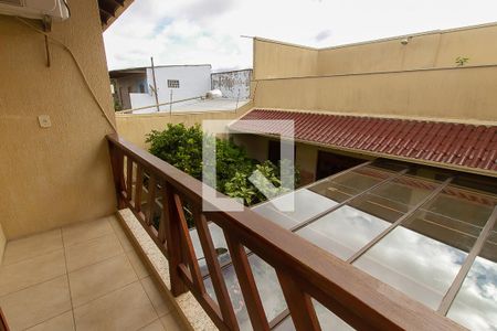 Casa à venda com 278m², 3 quartos e 2 vagasSacada Suíte 1