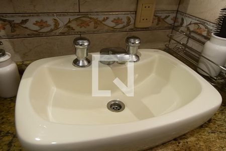 Casa à venda com 278m², 3 quartos e 2 vagasBanheiro Social