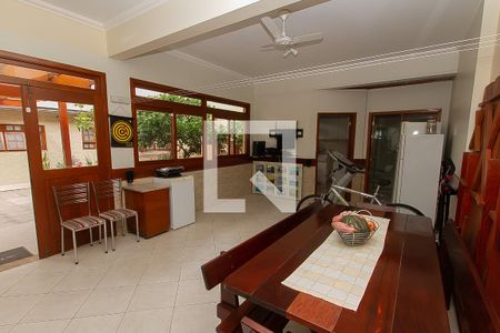 Casa à venda com 278m², 3 quartos e 2 vagasSalão de Festas