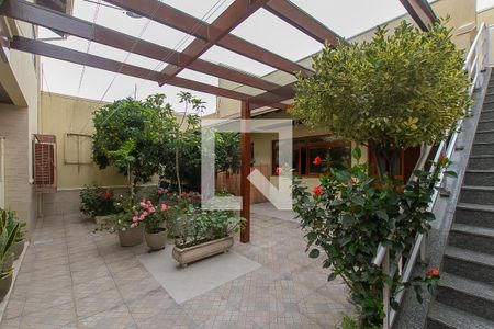 Casa à venda com 278m², 3 quartos e 2 vagasQuintal