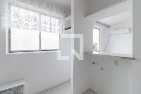 Apartamento à venda com 43m², 1 quarto e sem vaga Apartamento à venda com 43m², 1 quarto e sem vagaCozinha e Área de Serviço