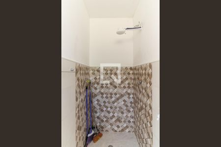 Banheiro de kitnet/studio para alugar com 1 quarto, 25m² em Centro, São Paulo
