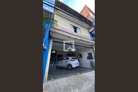 Casa à venda com 60m², 2 quartos e sem vaga Casa à venda com 60m², 2 quartos e sem vagaFachada