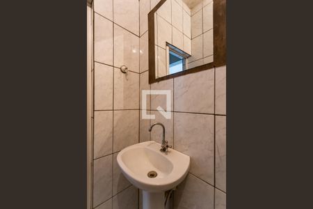 Casa à venda com 60m², 2 quartos e sem vaga Casa à venda com 60m², 2 quartos e sem vagaBanheiro