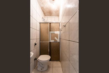 Casa à venda com 60m², 2 quartos e sem vaga Casa à venda com 60m², 2 quartos e sem vagaBanheiro