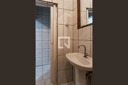 Casa à venda com 60m², 2 quartos e sem vaga Casa à venda com 60m², 2 quartos e sem vagaBanheiro