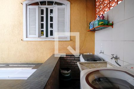 Casa à venda com 230m², 3 quartos e 2 vagasVaranda e área de serviço