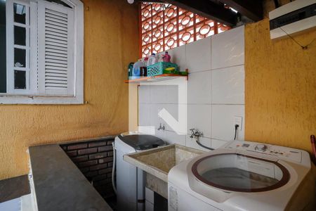 Casa à venda com 230m², 3 quartos e 2 vagasVaranda e área de serviço