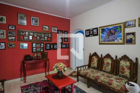 Casa à venda com 230m², 3 quartos e 2 vagasAcesso aos quartos