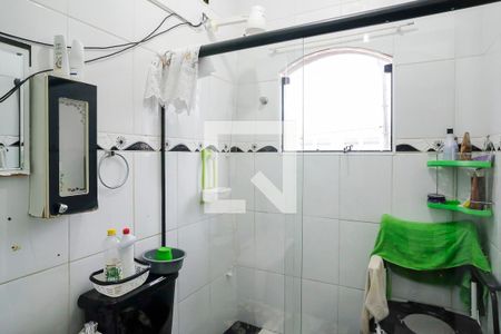 Casa à venda com 230m², 3 quartos e 2 vagasBanheiro