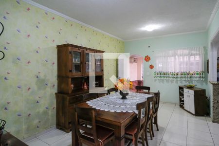 Casa à venda com 230m², 3 quartos e 2 vagasSala de jantar