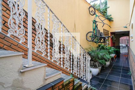 Casa à venda com 230m², 3 quartos e 2 vagasQuintal