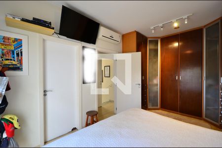 Casa à venda com 238m², 3 quartos e 4 vagasSuíte