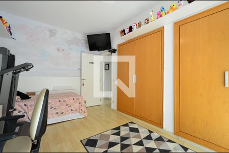 Casa à venda com 238m², 3 quartos e 4 vagasQuarto 2