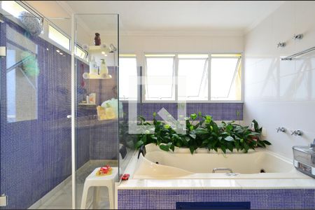 Casa à venda com 238m², 3 quartos e 4 vagasBanheiro da Suíte