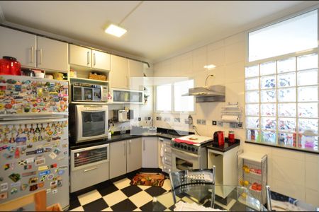 Casa à venda com 238m², 3 quartos e 4 vagasCozinha