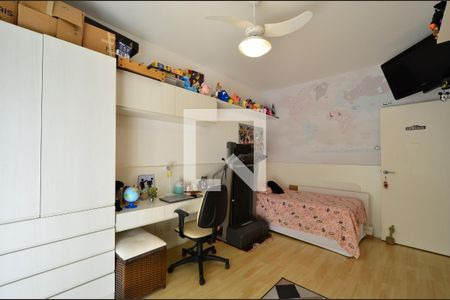 Casa à venda com 238m², 3 quartos e 4 vagasQuarto 2