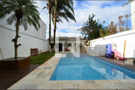 Casa à venda com 238m², 3 quartos e 4 vagasQuintal