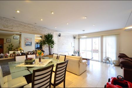 Sala de casa à venda com 3 quartos, 238m² em Planalto Paulista, São Paulo