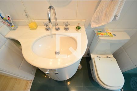 Casa à venda com 238m², 3 quartos e 4 vagasBanheiro Social