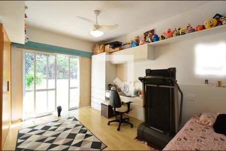 Casa à venda com 238m², 3 quartos e 4 vagasQuarto 2