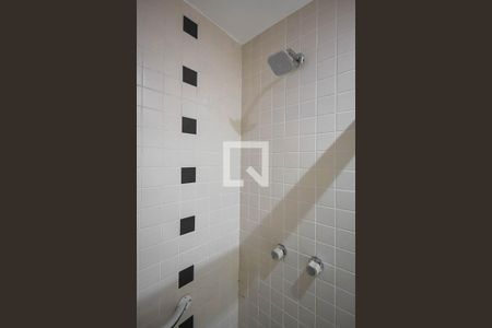 Apartamento à venda com 75m², 3 quartos e 2 vagasChuveiro do banheiro